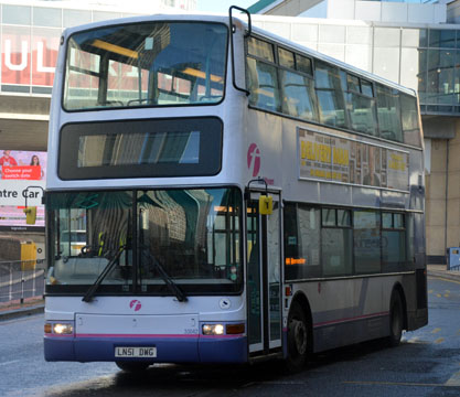 First
                    Wyvern Bus 33042